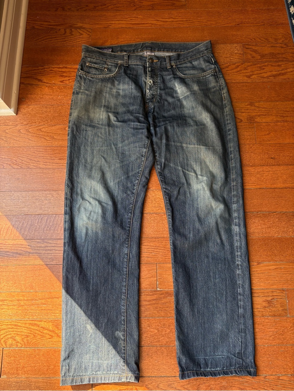 Y2K PATAGONIA DISTRESSED LOOSE DENIM JEANS W34